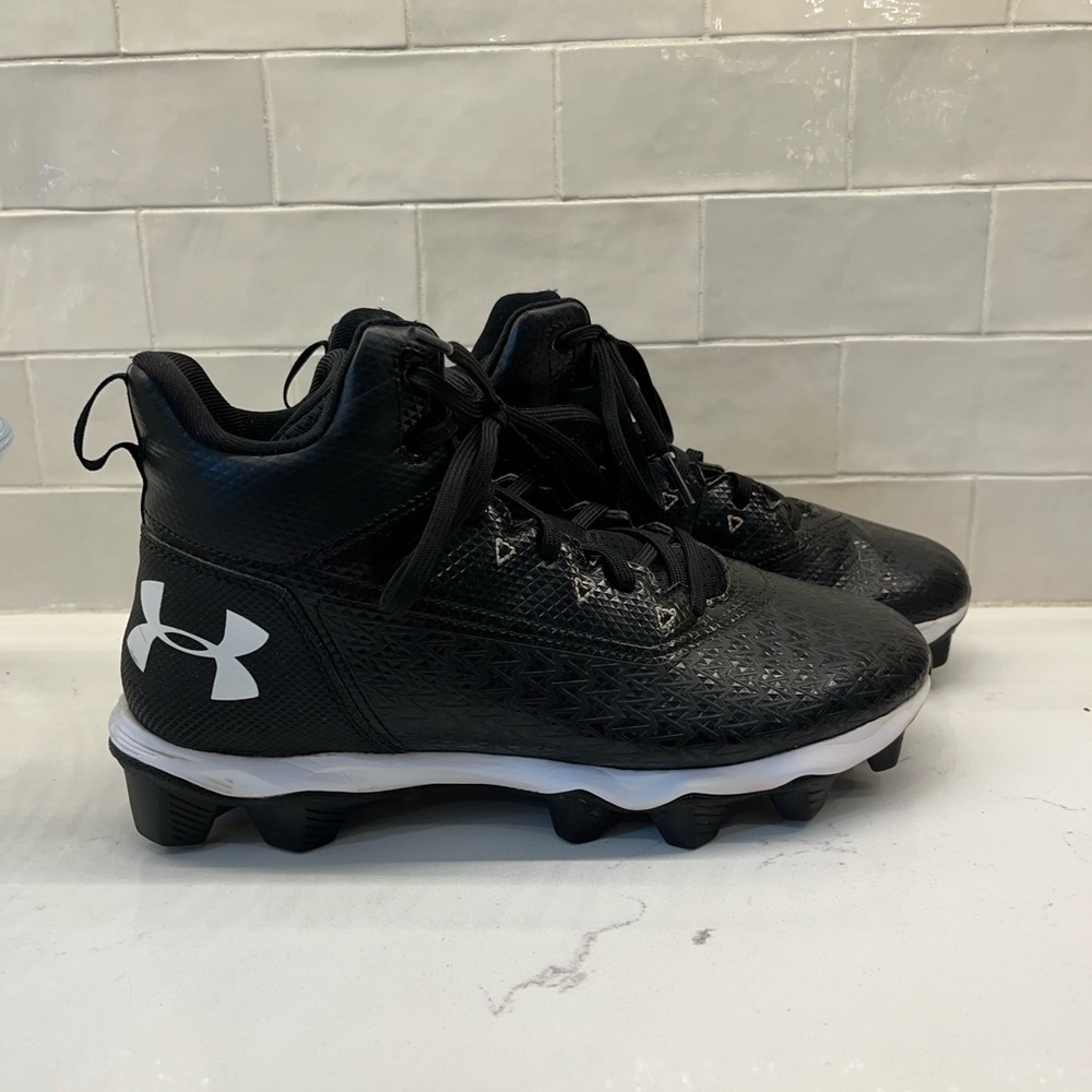 Under Armour Hammer Mid RM Football Men’s Cleats size 6.5